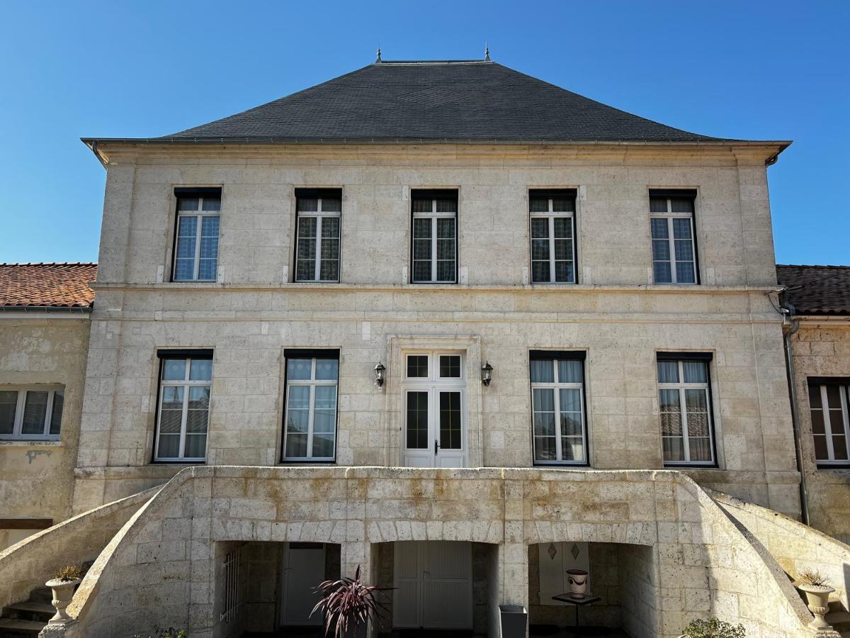 Domaine De Roullet Hotel Exterior foto